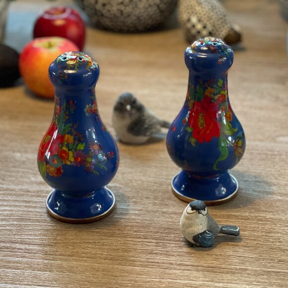 MacKenzie-Childs Large Blue Lapis Flower Market SALT AND PEPPER SHAKERS - Picture 11 of 11